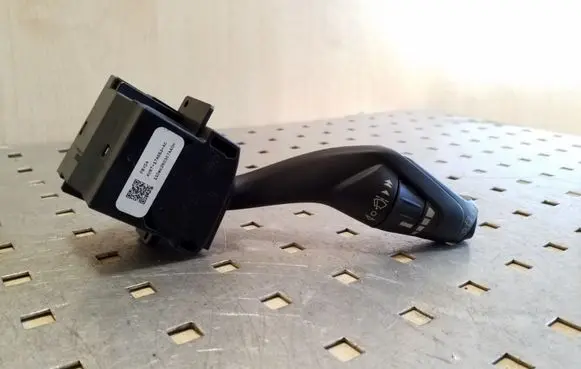 Ford Focus Wiper control stalk AV6T17A553AC