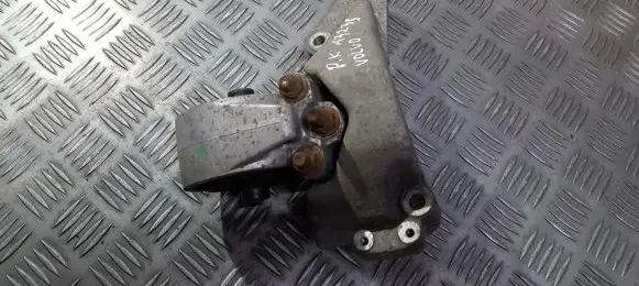 Volvo S40, V40 Engine mount bracket 30814383