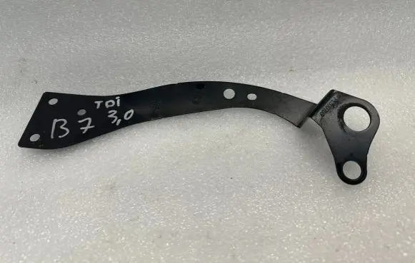 Audi A4 S4 B7 8E 8H Radiator mount bracket 8E0805537A