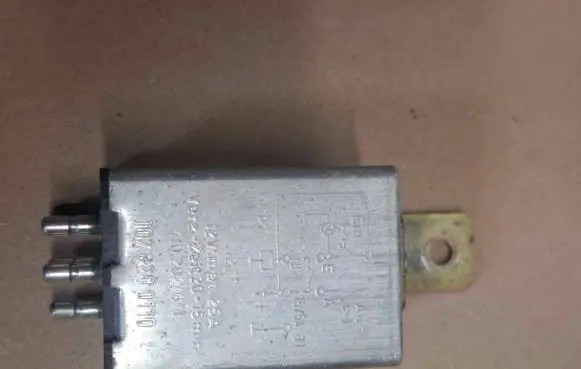 Mercedes-Benz W123 Other relay 1078200110 41020261 ZG002015