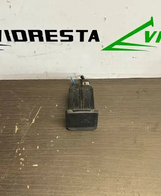 Opel Meriva B AUX in-socket connector 13339483 NA1111328445