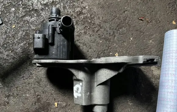 BMW X5 F15 Electric auxiliary coolant/water pump 8511748