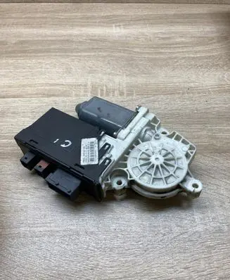 Citroen C5 Front door window regulator motor 9637541380