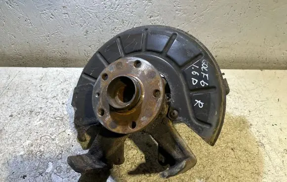 Volkswagen Golf VI Front wheel hub
