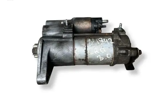Land Rover Discovery 4 - LR4 Starter motor AH2211001AC