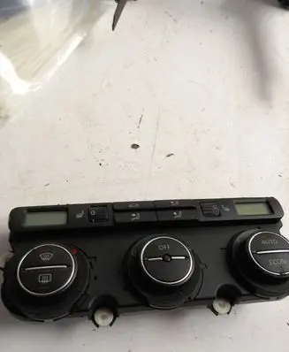 Volkswagen PASSAT B6 Climate control unit
