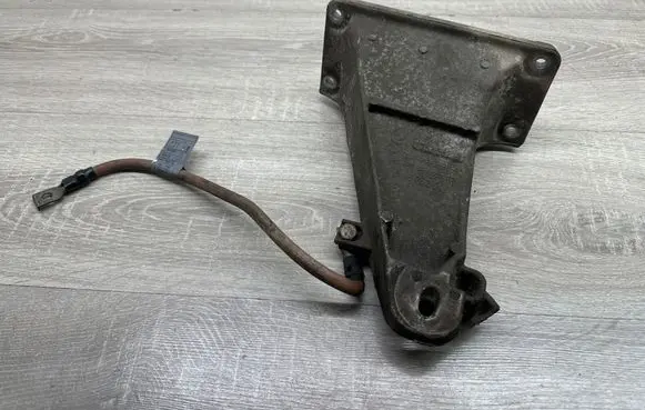 BMW 5 E39 Engine mounting bracket 6753362 6752648