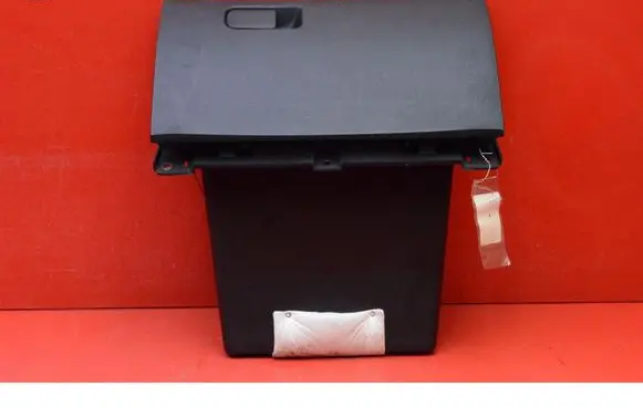 SsangYong Tivoli Glove box 7771035001