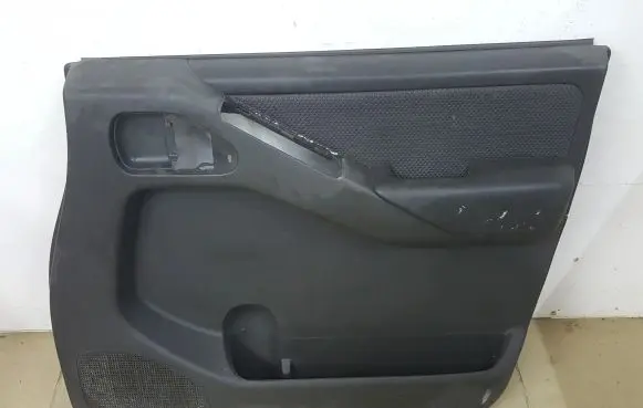 Nissan Navara D40 Front door card panel trim 1024649 8D900EE101 30210000600