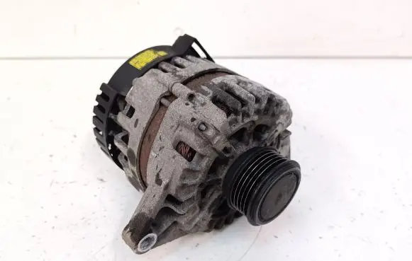 Hyundai ix35 Generator/alternator 373002A850 2611067