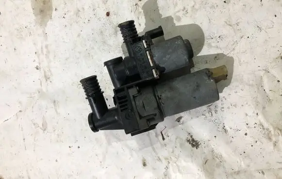 BMW 3 E46 Coolant heater control valve 1147412149