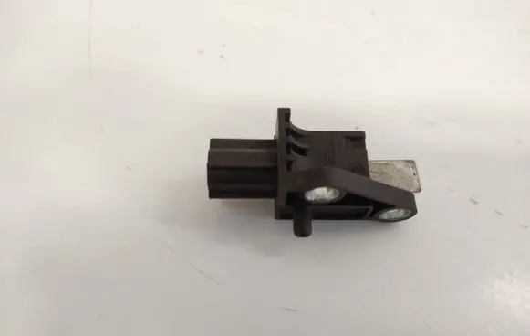 Volkswagen PASSAT B6 Airbag deployment crash/impact sensor 3C0909606 41050103