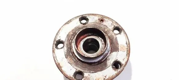 Skoda Octavia Mk2 (1Z) Front wheel hub