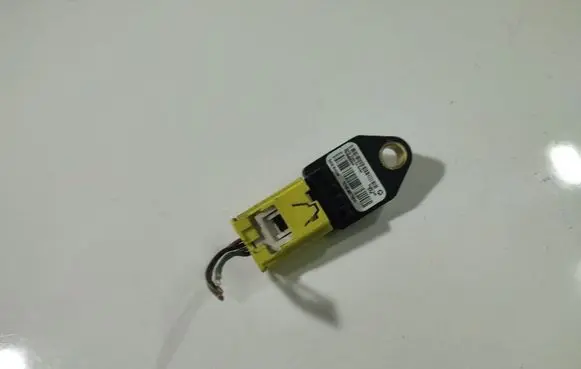 Dodge Caliber Airbag deployment crash/impact sensor P04896066AA