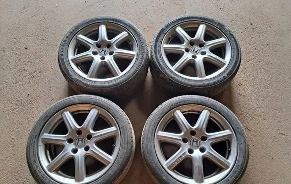 Honda Civic R17 alloy rim 