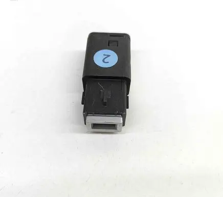 Peugeot 2008 II USB socket connector 9824334377 98217039DX