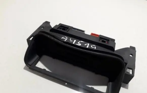 Renault Clio II Screen/display/small screen P8200028364A 21656217-8