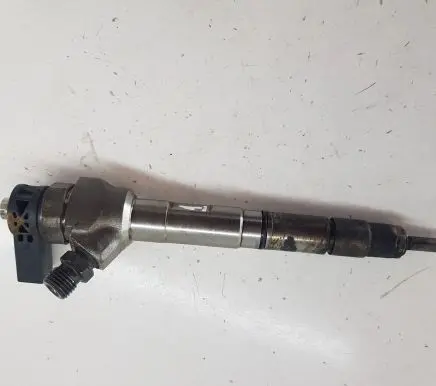 Volkswagen PASSAT B8 Fuel injector 04L130277AC 0445110469