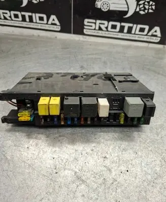 Mercedes-Benz C W203 Fuse module 2035453301 5DK00848645