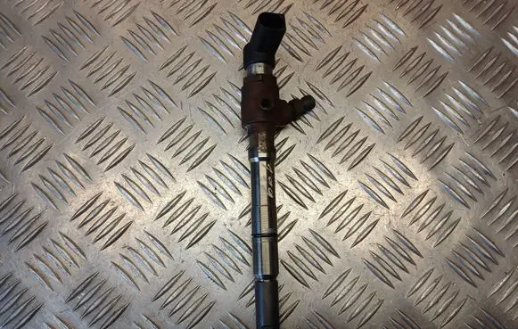 Audi A3 S3 8P Fuel injector 03L130277B