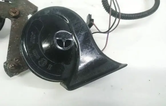 Volkswagen Touran I Horn signal e13000661