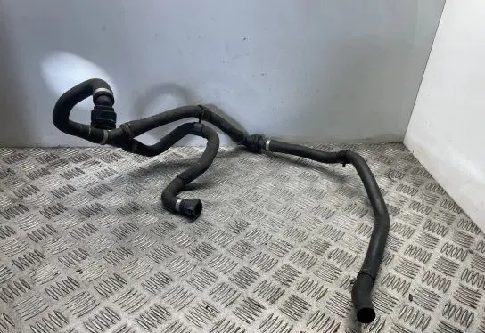 BMW 4 F32 F33 Engine coolant pipe/hose 9208184