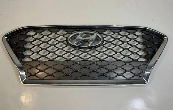Hyundai Kona I Front bumper upper radiator grill 86352J9100