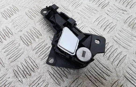 BMW 5 F10 F11 Glove box lock 1600086 03F1010017