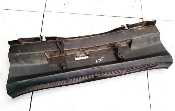 Skoda Octavia Mk2 (1Z) Other trunk/boot trim element Z5863459A