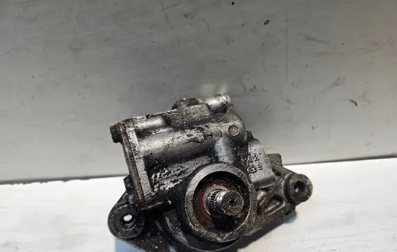 Honda Civic III Power steering pump P02