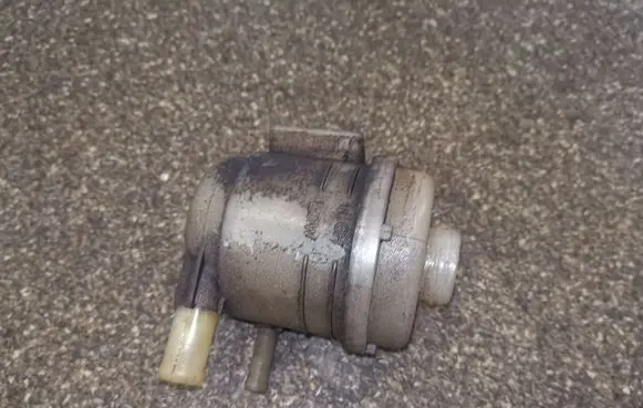 KIA Sorento Power steering fluid tank/reservoir