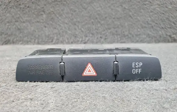Audi Q7 4L Hazard light switch 4L2927137A