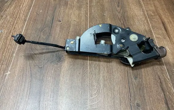 Mercedes-Benz SL R129 Convertible roof lock/latch 1298001774