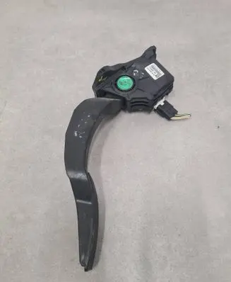Opel Mokka Accelerator throttle pedal 95087911