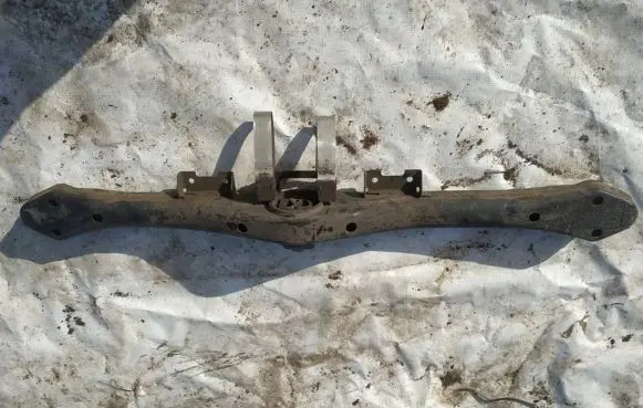 Volkswagen Touareg I Front subframe
