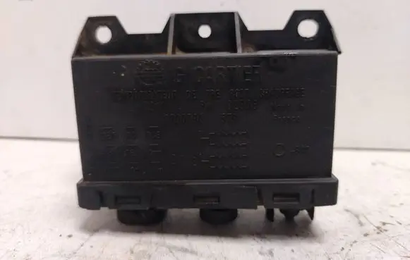 Renault Espace III Glow plug pre-heat relay 02396 7700790