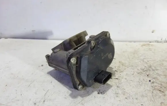 Nissan Juke I F15 EGR valve H8201143495
