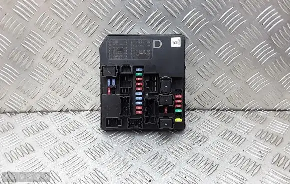 Nissan Navara Fuse module 284b7eb33c