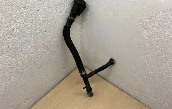 Peugeot 3008 I Oil fill pipe 9684359980