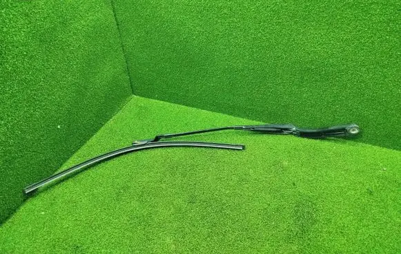 Renault Trafic III (X82) Front wiper blade arm 288810103R 93867986