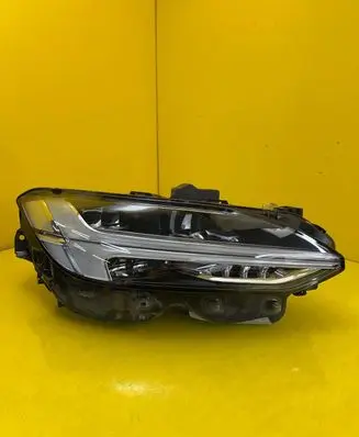 Volvo S90, V90 Headlight/headlamp 31386171