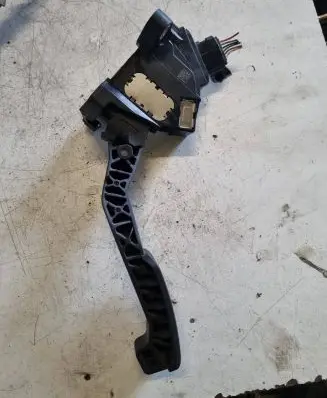 Toyota Yaris Accelerator throttle pedal 781100D010 49035281596