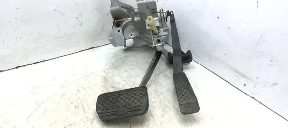 Audi Coupe Pedal assembly 8A1723115