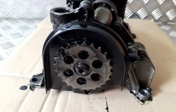BMW 1 E81 E87 Oil pump 7798014