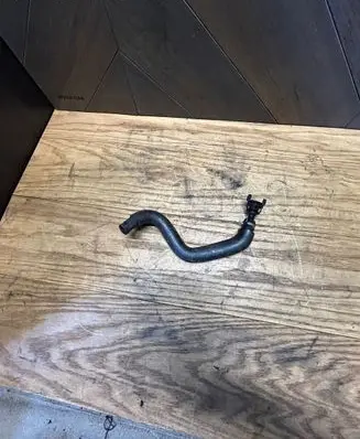 Coolant pipe/hose