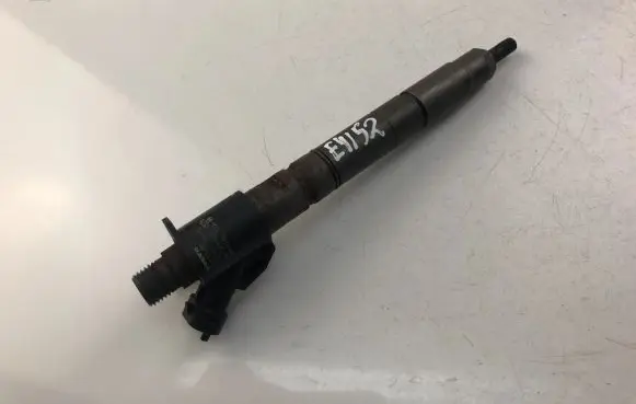 Volvo S60 Fuel injector 31272690