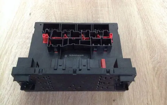 Volkswagen Golf V Comfort/convenience module 3C0937049D