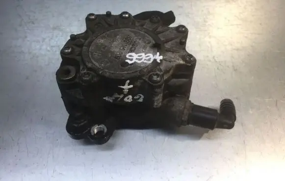 Volkswagen Golf Plus Vacuum pump 03G145209