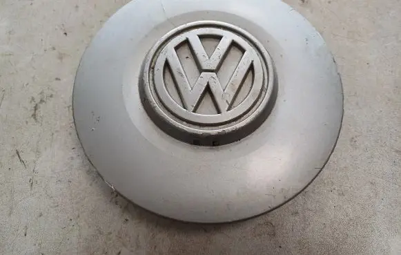 Volkswagen Golf III Original wheel cap 1H0601151B 1H0601149B