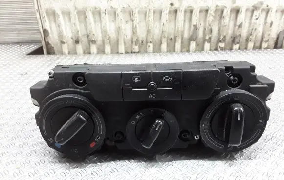Skoda Octavia Mk2 (1Z) Climate control unit